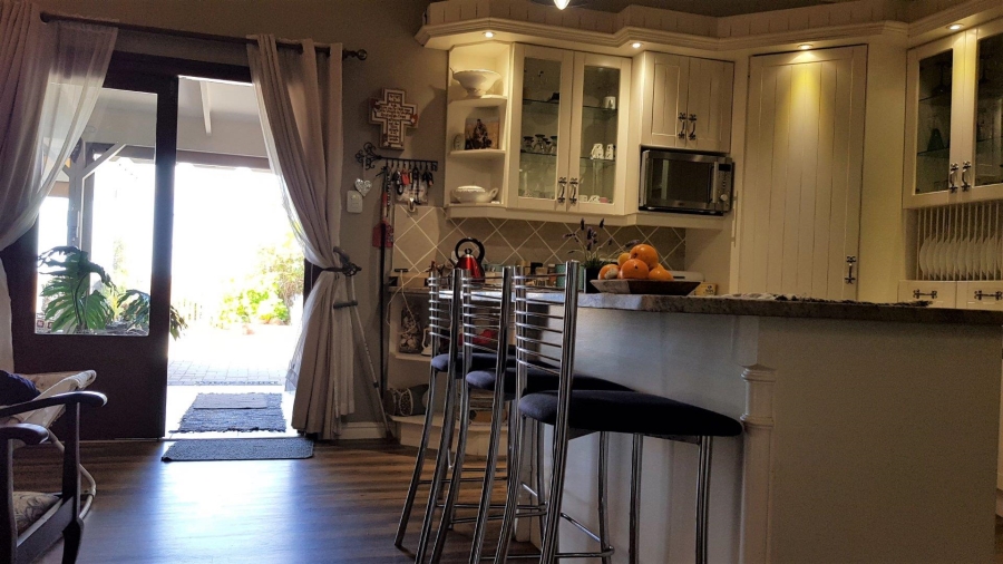 4 Bedroom Property for Sale in Jeffreys Bay Central Eastern Cape